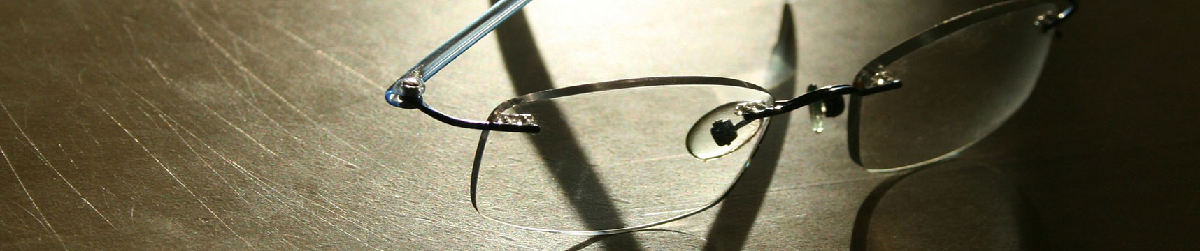 Focus Optic Simeria & Deva: comercializeaza ochelari cu lentile pe capse sau suruburi
